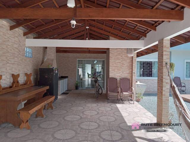#8 - Casa para Venda em Balneário Barra do Sul - SC