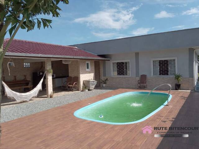 #8 - Casa para Venda em Balneário Barra do Sul - SC